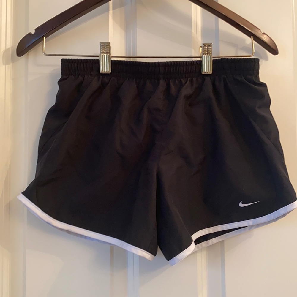 Nike Girls L Running Shorts